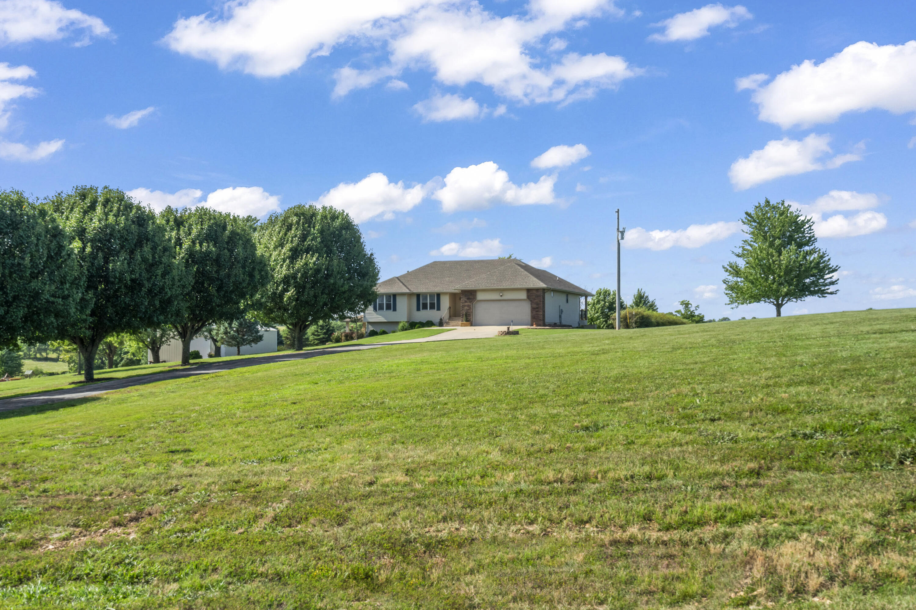 10071 W Farm Road 48