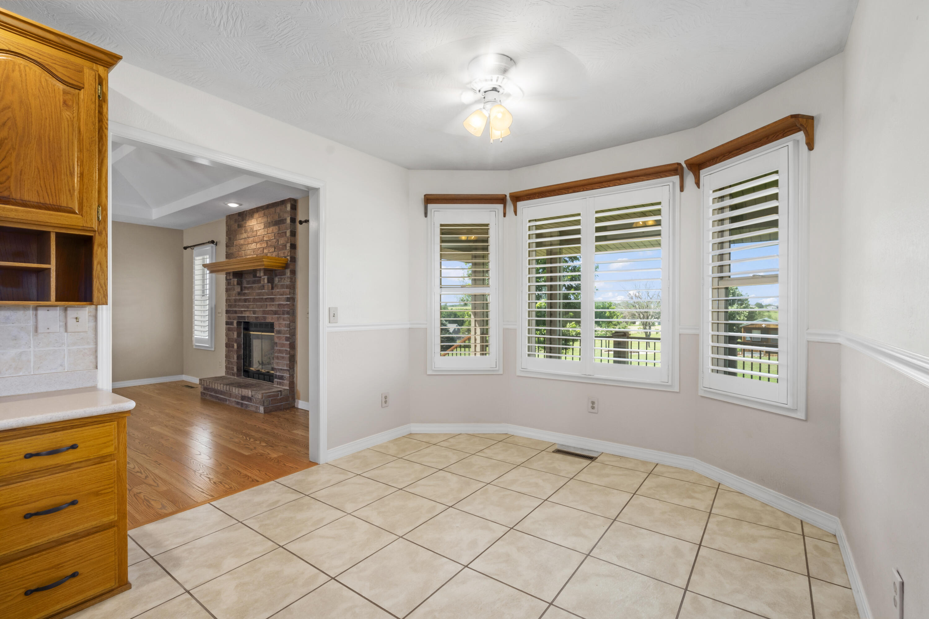 10071 W Farm Road 48