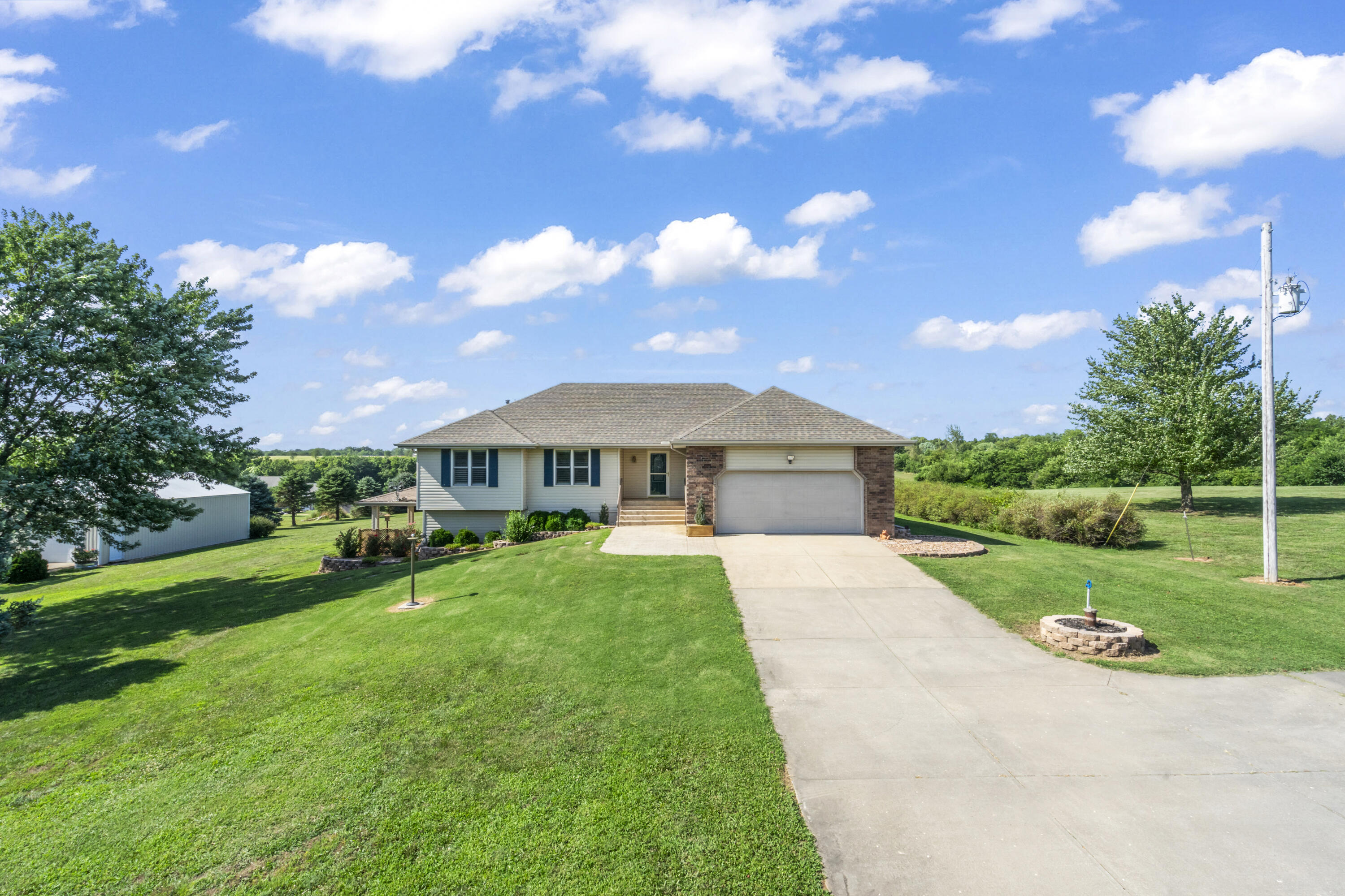 10071 W Farm Road 48