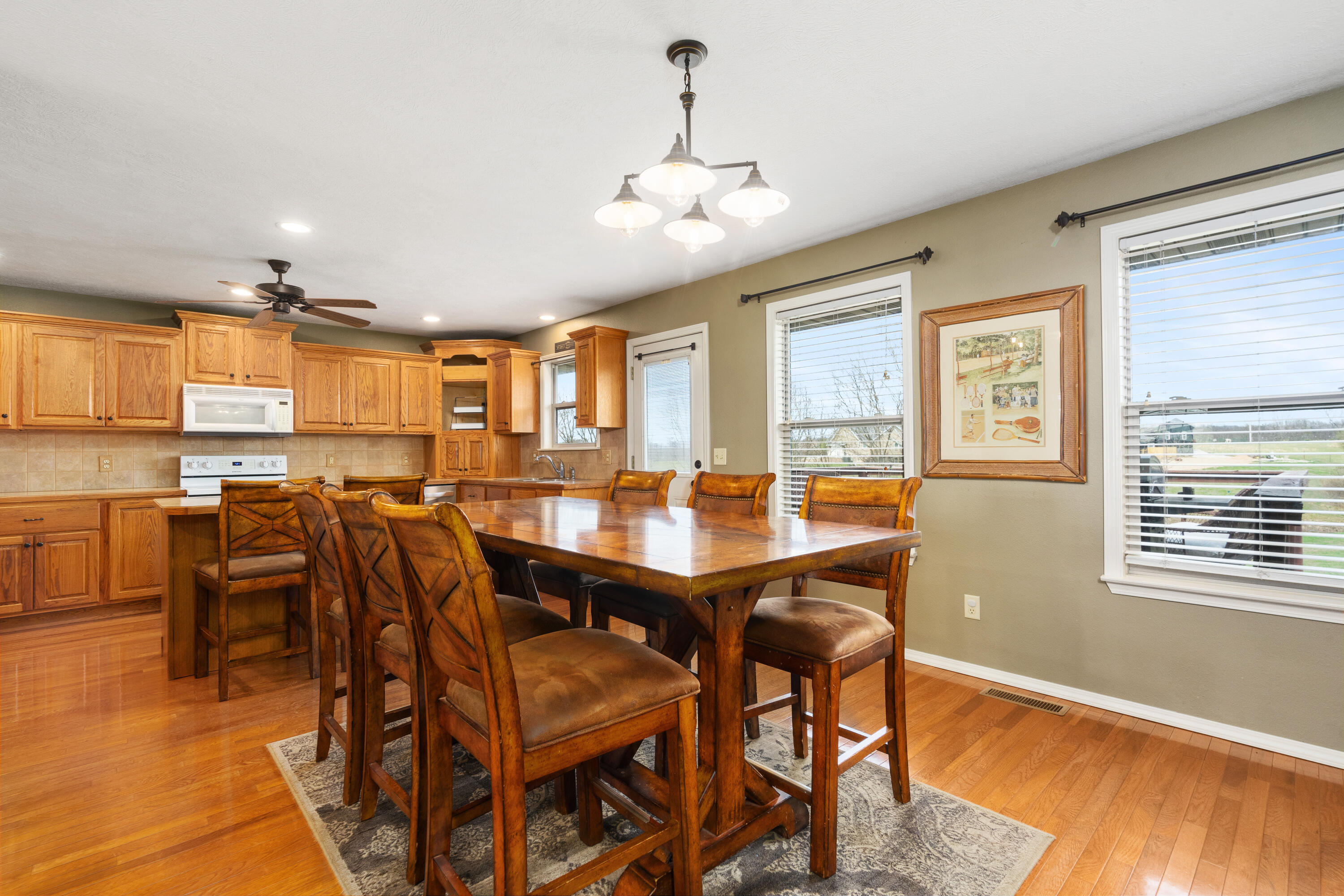 12048 N Farm Rd 93