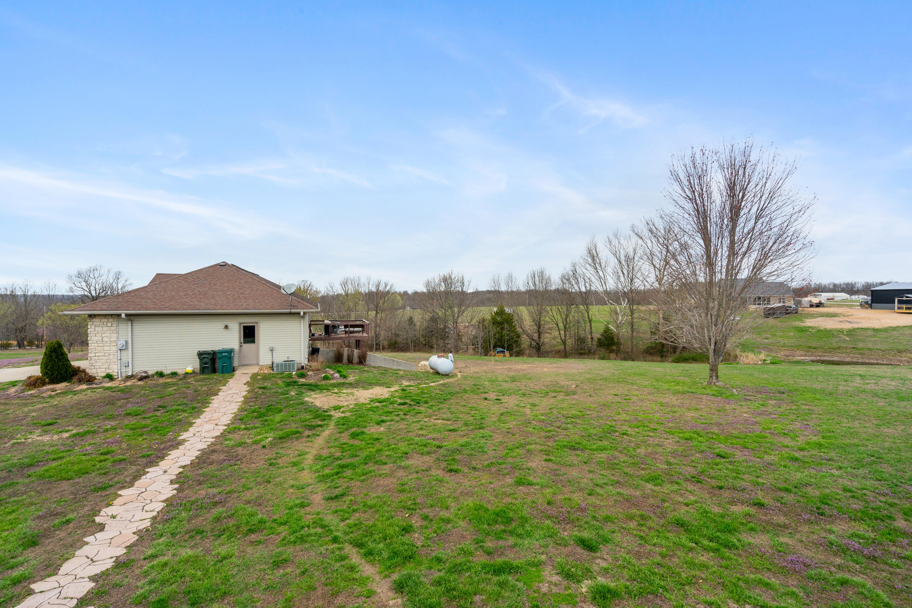 12048 N Farm Rd 93