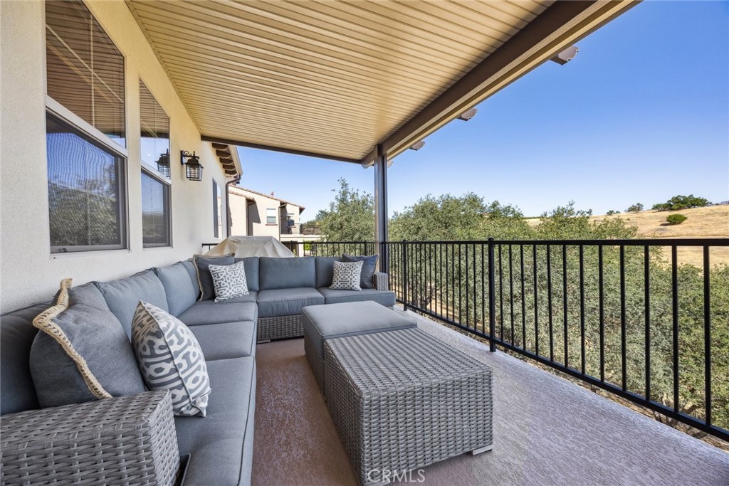 416 Calle Alto Street