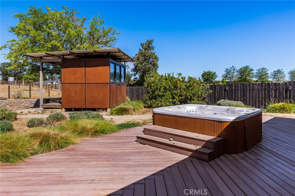5955 Whispering Oak