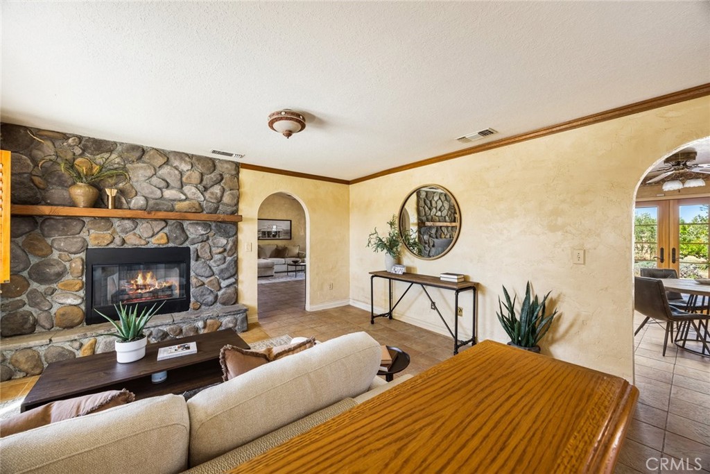 5955 Whispering Oak