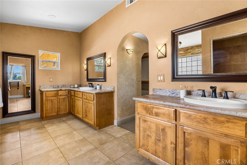 5955 Whispering Oak