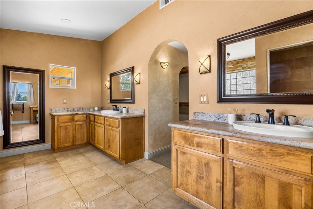 5955 Whispering Oak