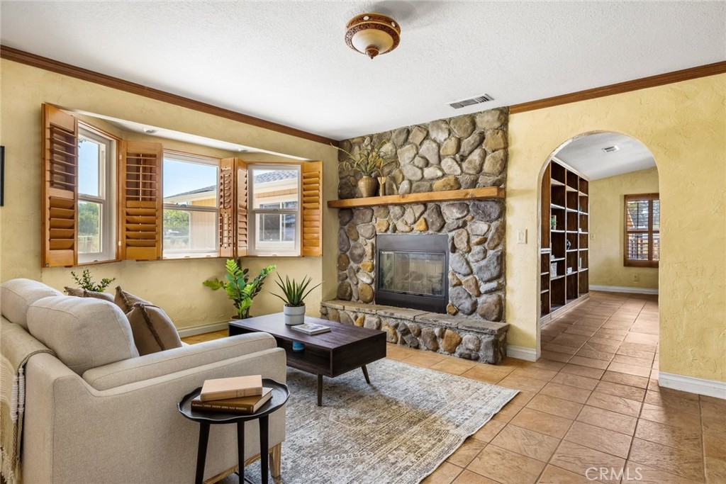 5955 Whispering Oak