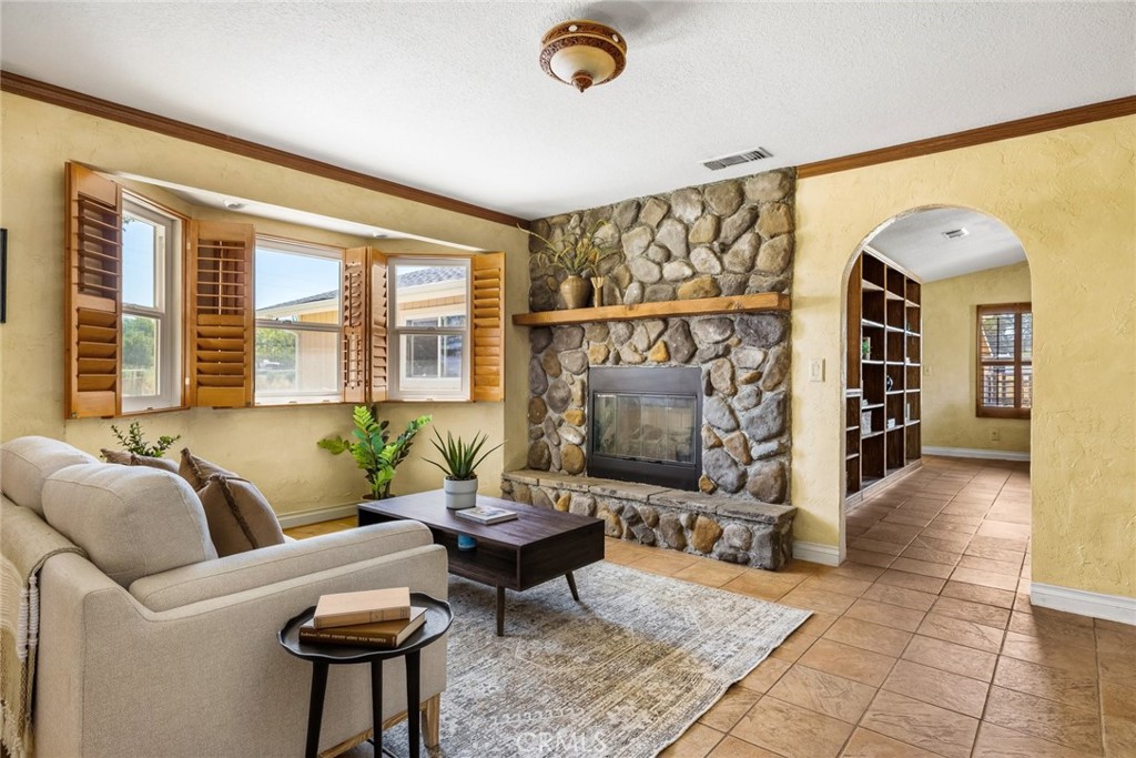 5955 Whispering Oak