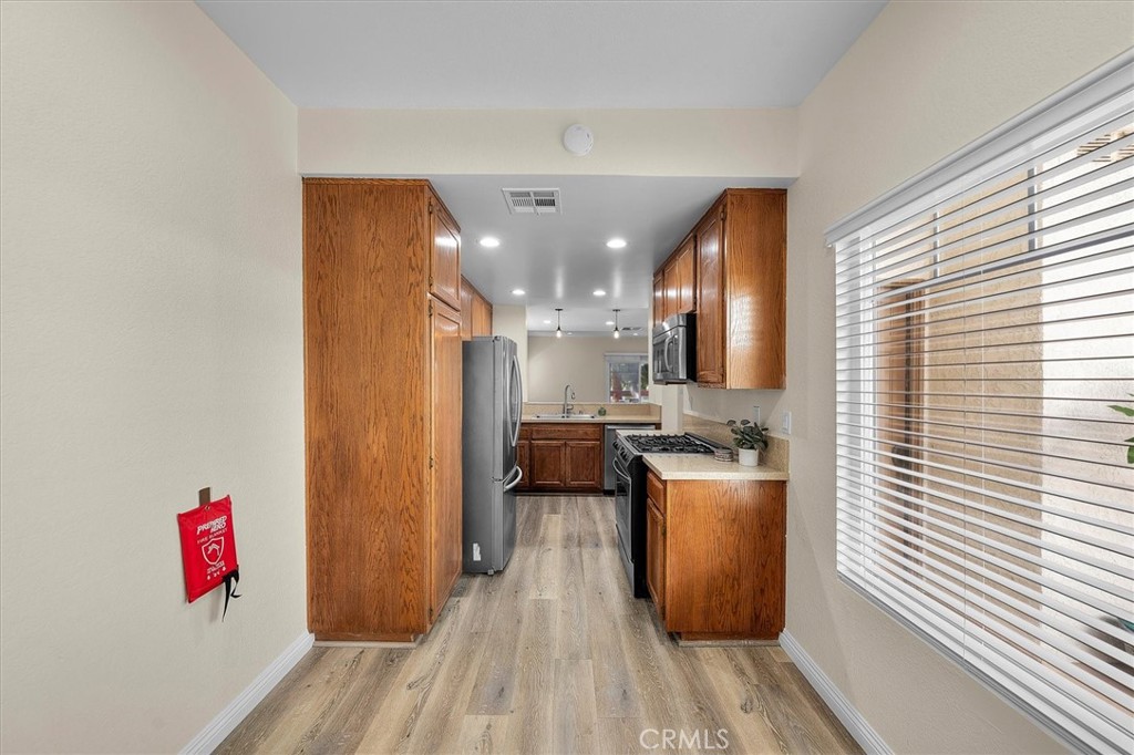 2740 Gramercy Avenue 14