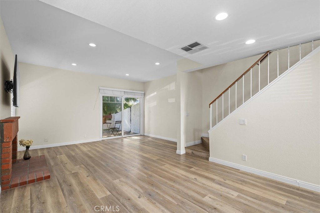 2740 Gramercy Avenue 14