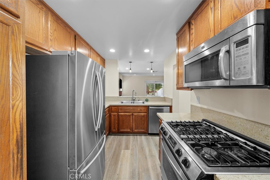 2740 Gramercy Avenue 14