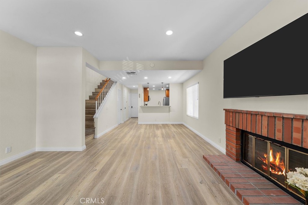 2740 Gramercy Avenue 14