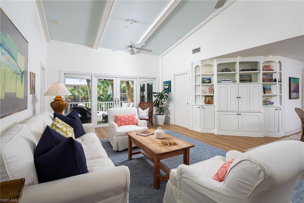 214 4th AVE S # 202 Unit: C-202