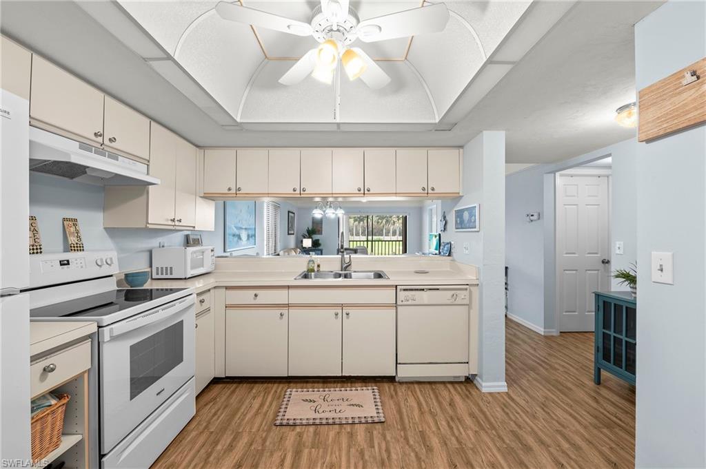 7360 Saint Ives WAY # 2201