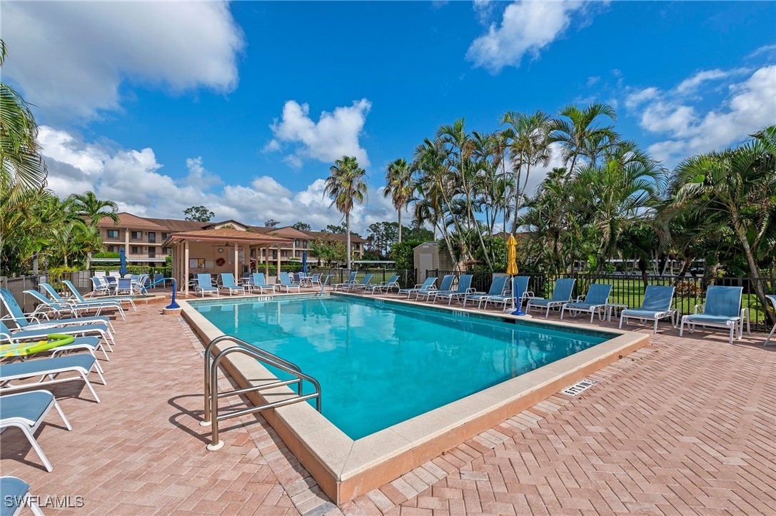 7360 Saint Ives WAY 2201