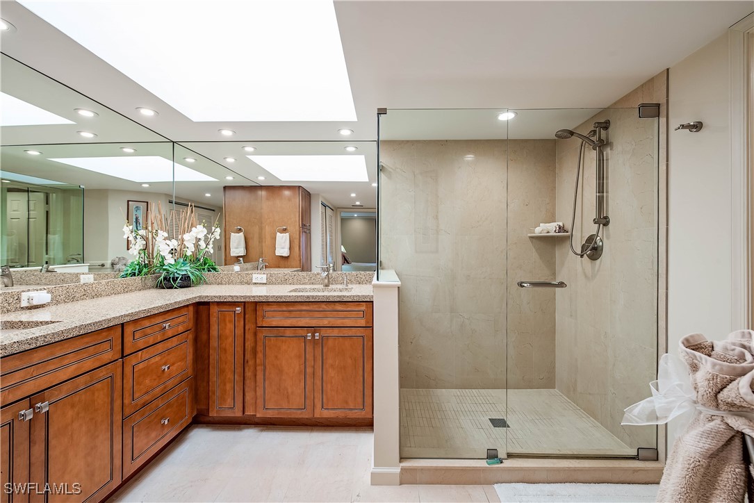 205 Park Shore DR 4-415