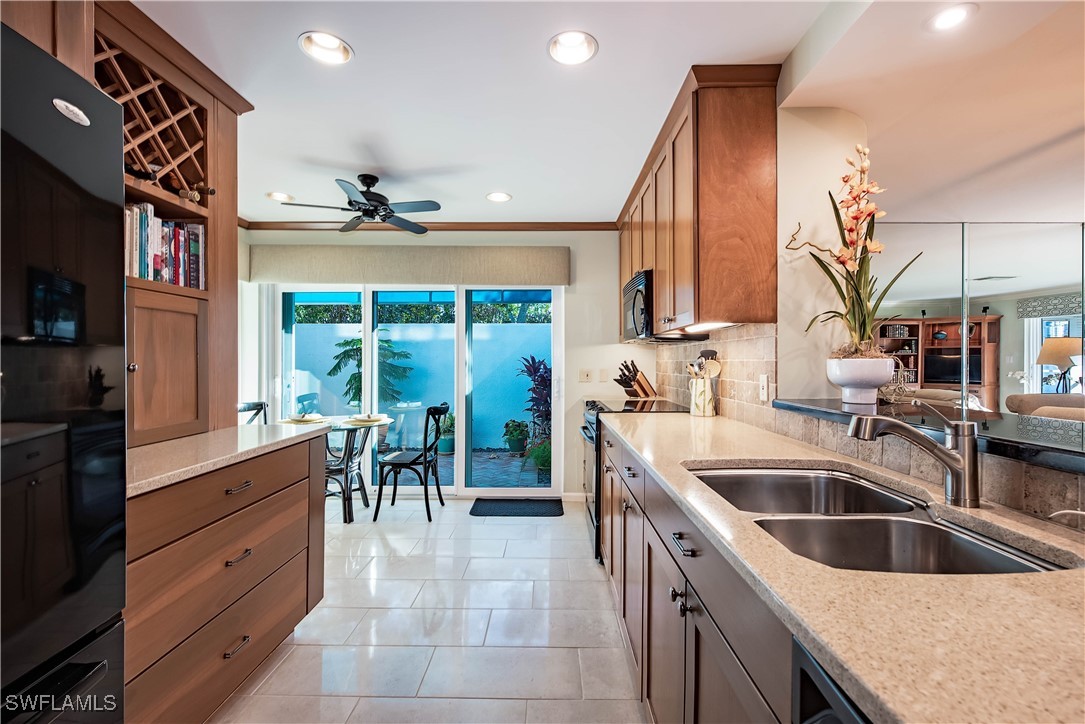 205 Park Shore DR 4-415