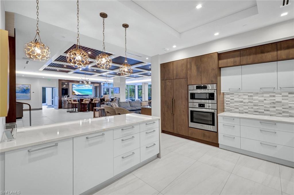 6585 NICHOLAS BLVD 404