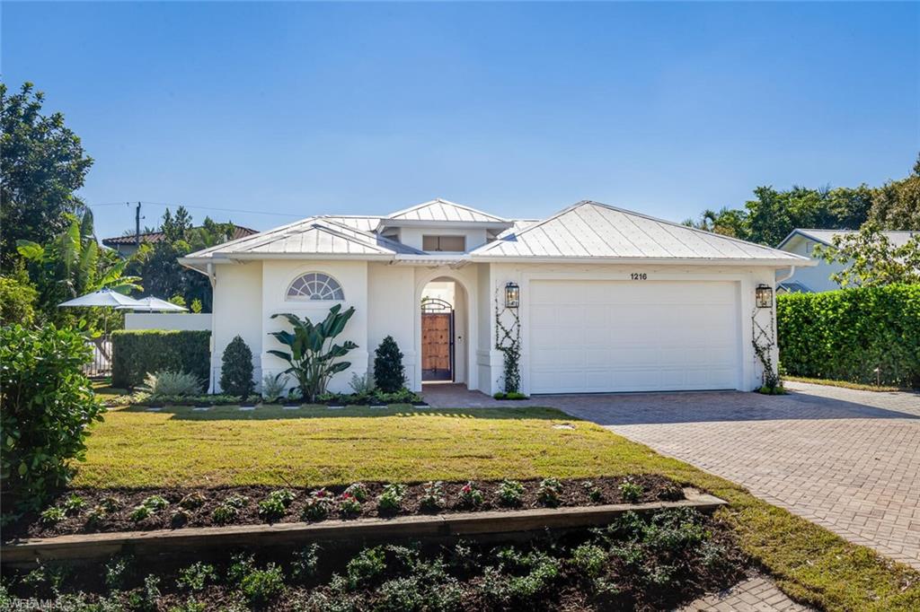 1216 Cypress Woods DR