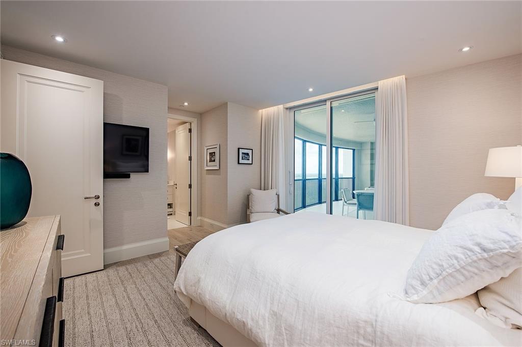 8665 Bay Colony DR # 1803