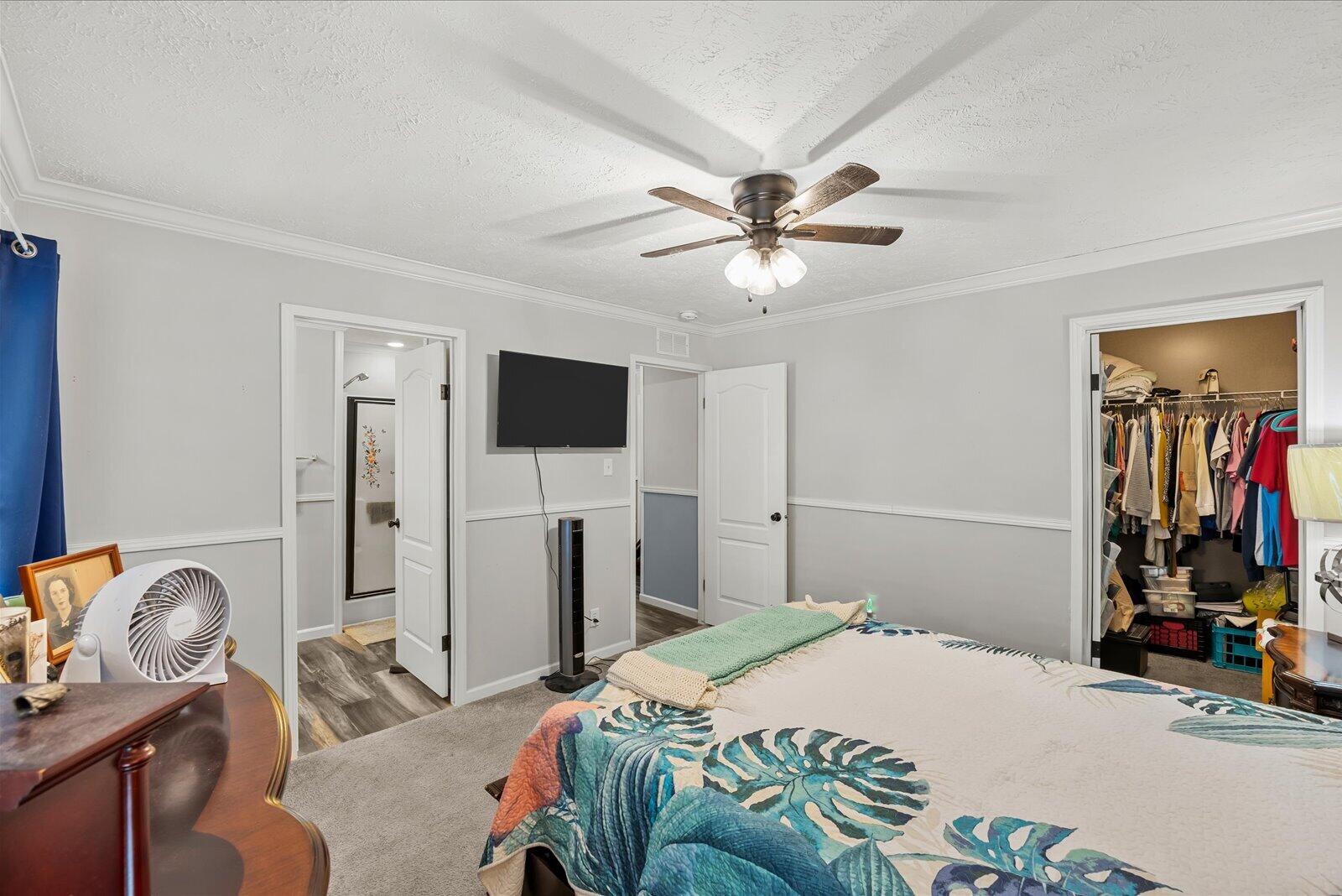 82 Sandhill Boulevard