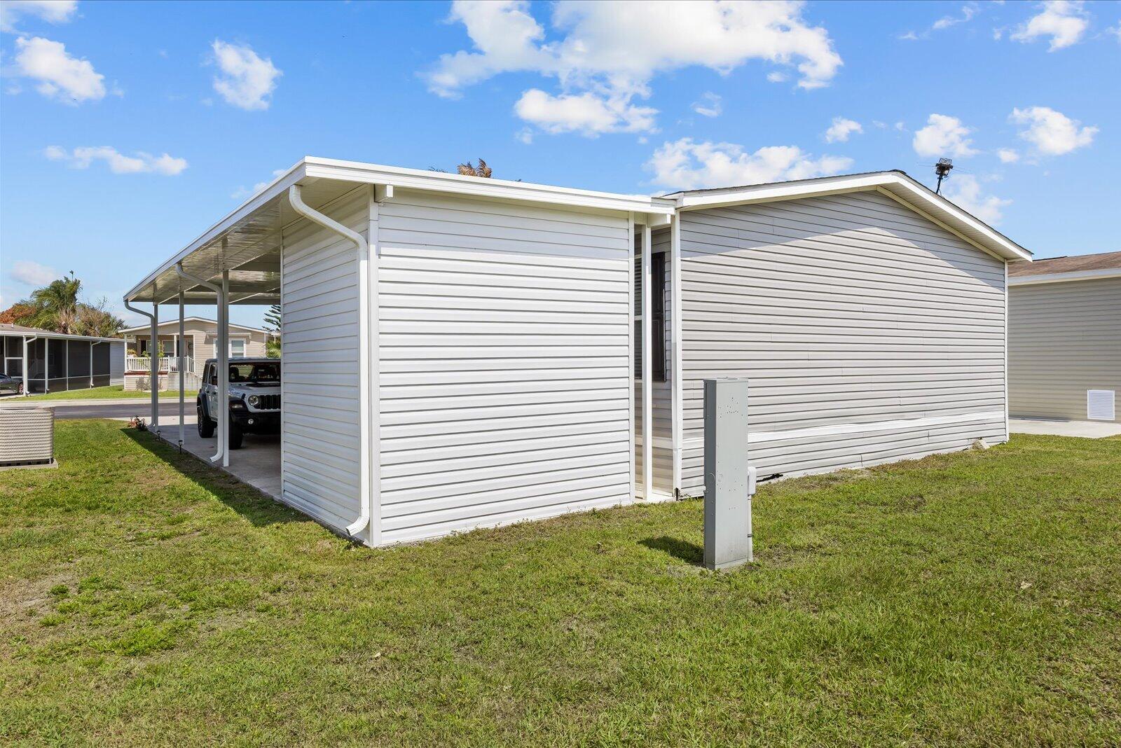 82 Sandhill Boulevard