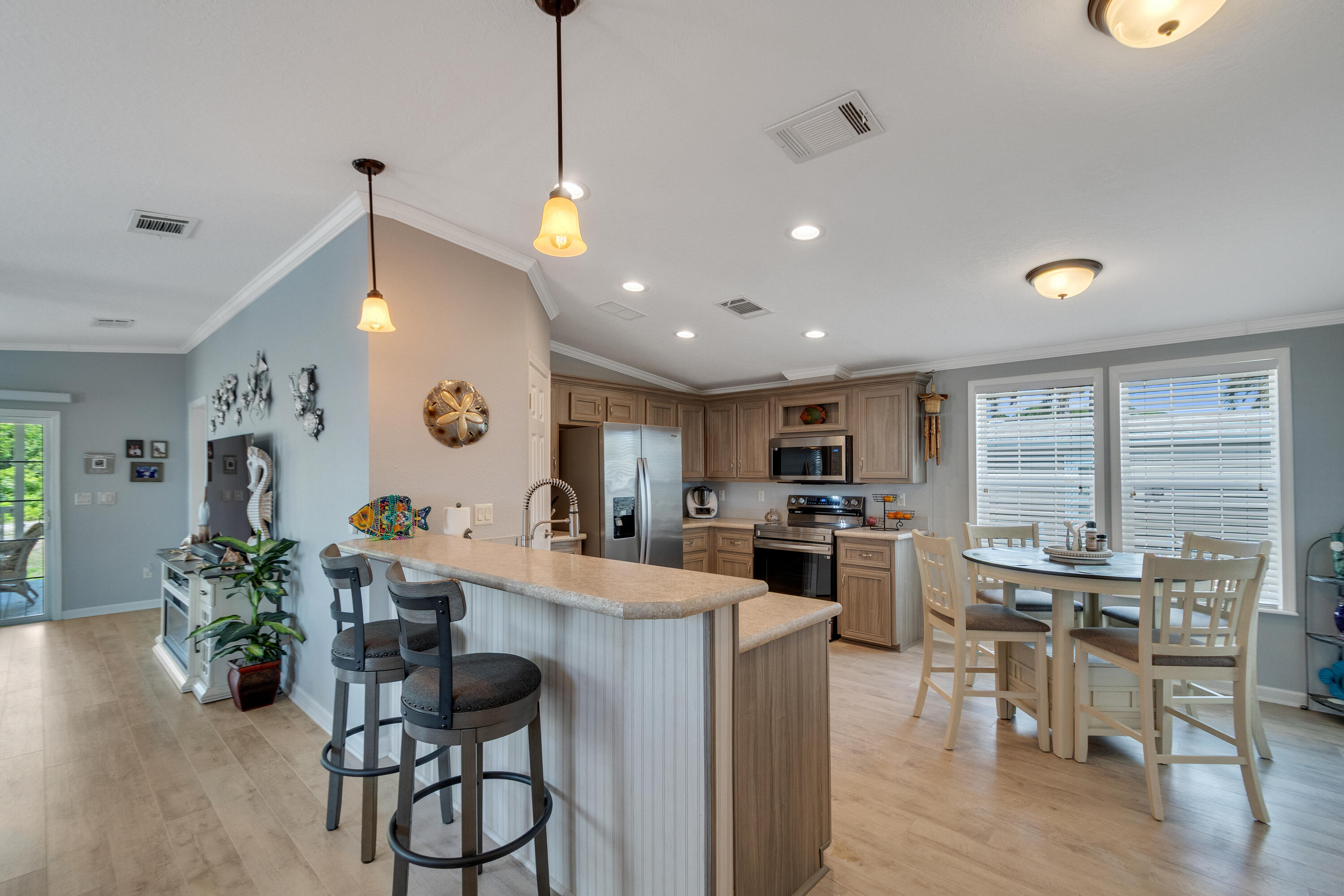 91 S Warner Drive