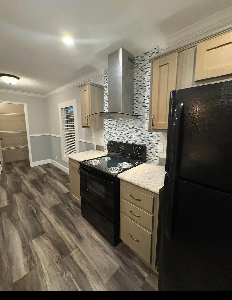 76 Sandhill Boulevard