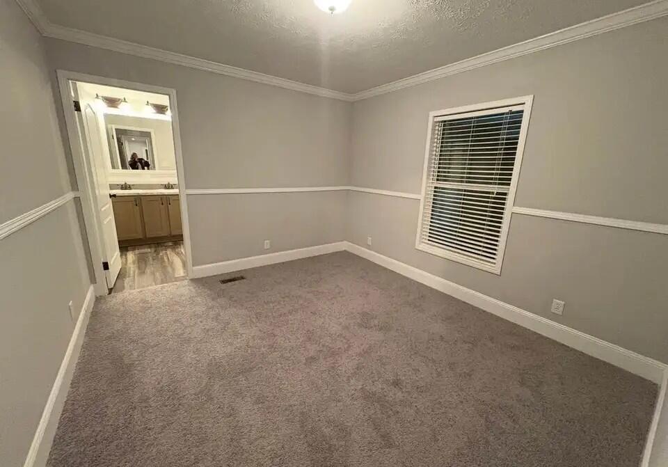 76 Sandhill Boulevard