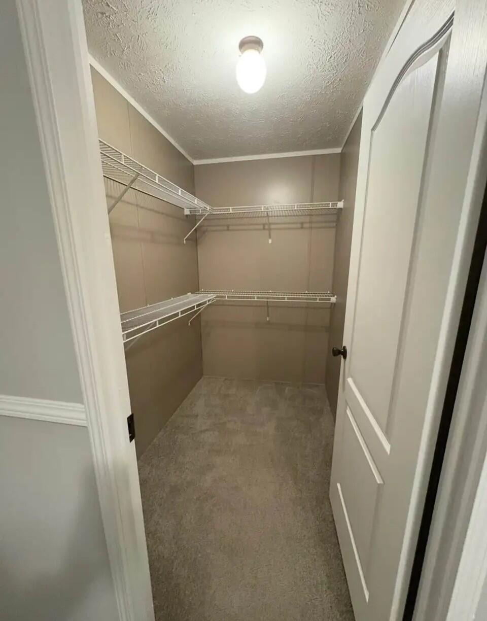 76 Sandhill Boulevard