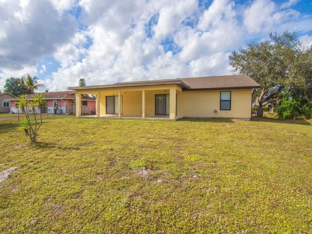 2543 SE Price Court, Port St. Lucie