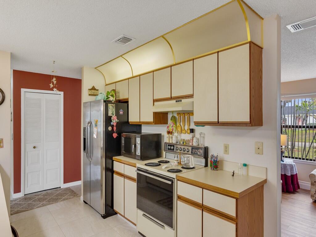 2543 SE Price Court, Port St. Lucie