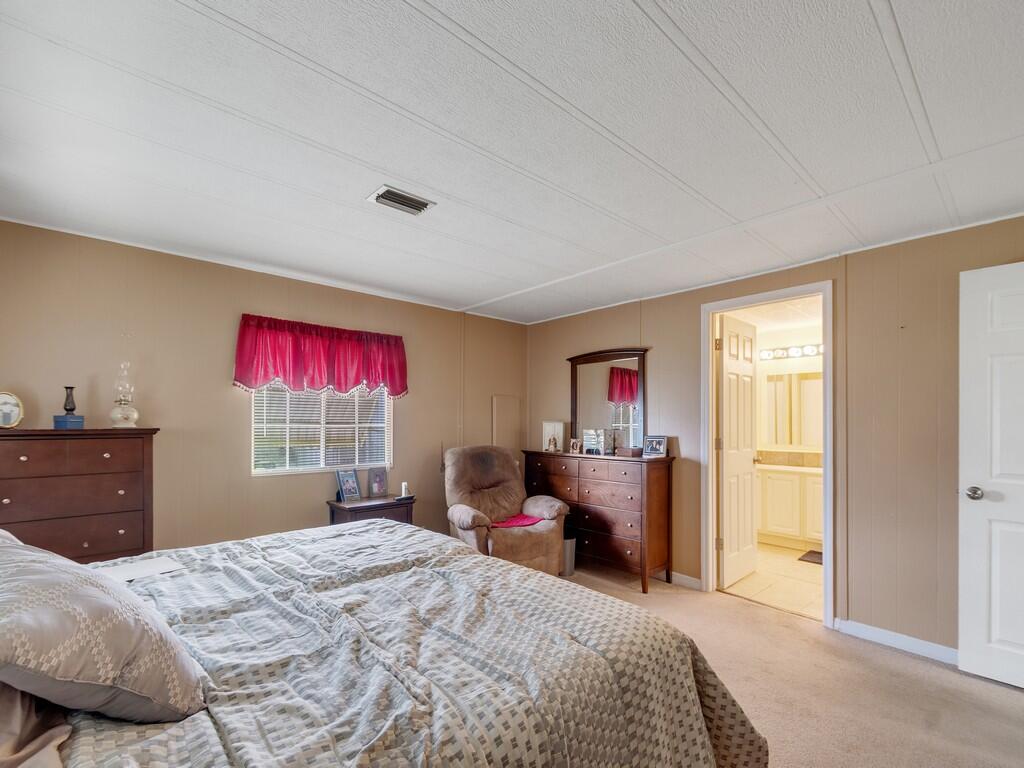 225 NE Forrest Court