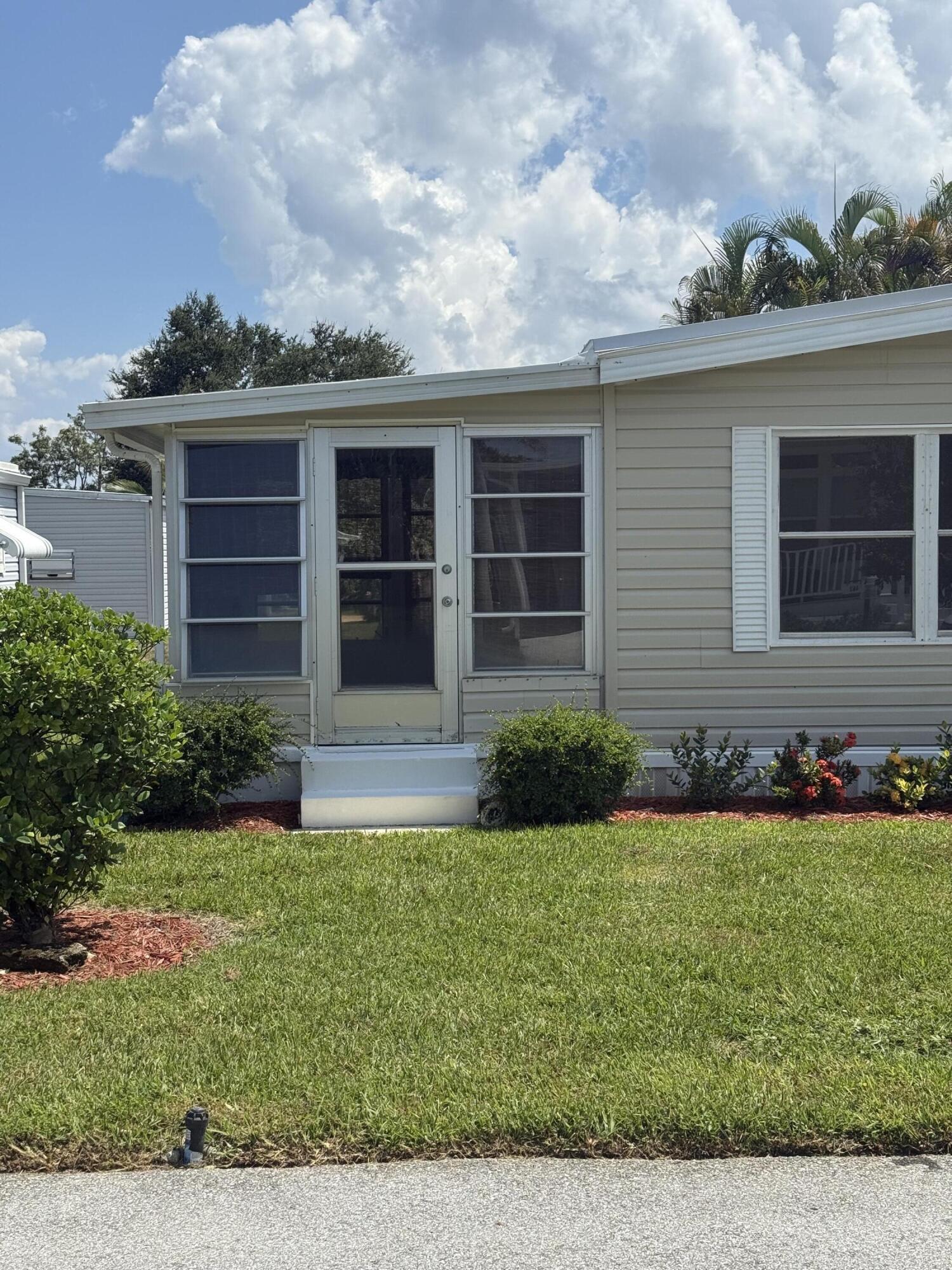 463 Onyx Way