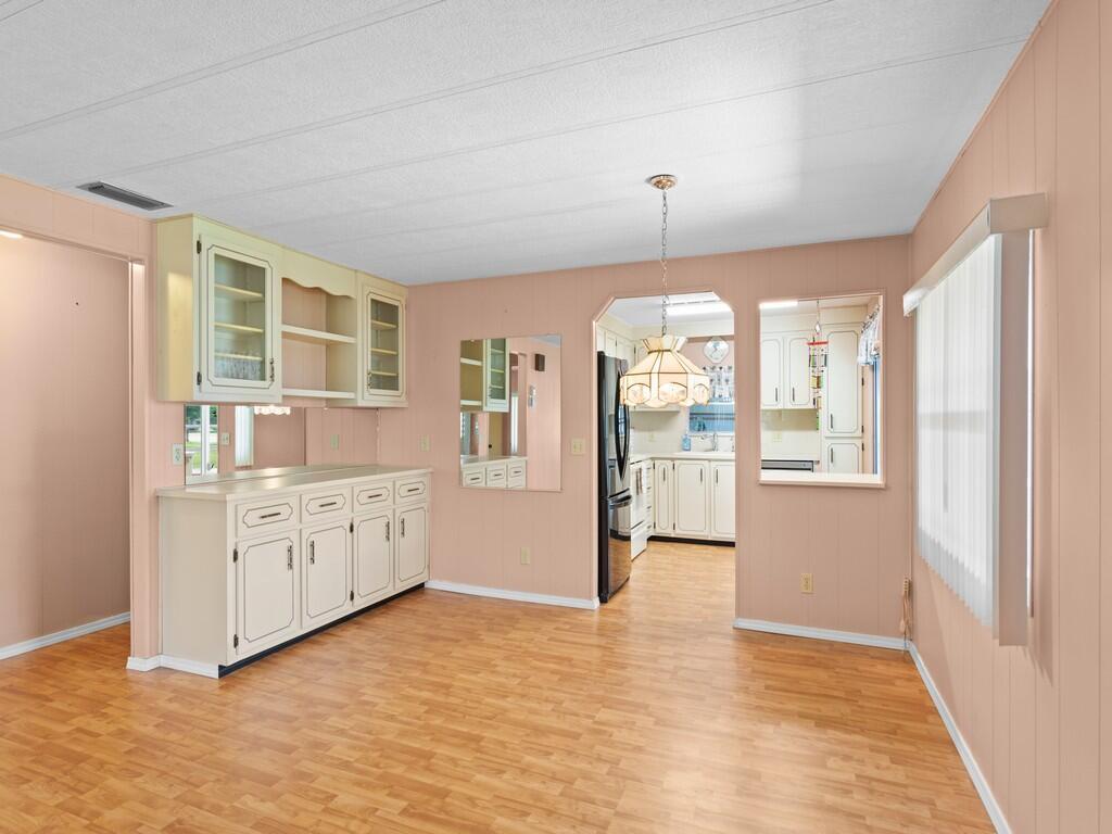 264 NE Cameo Way