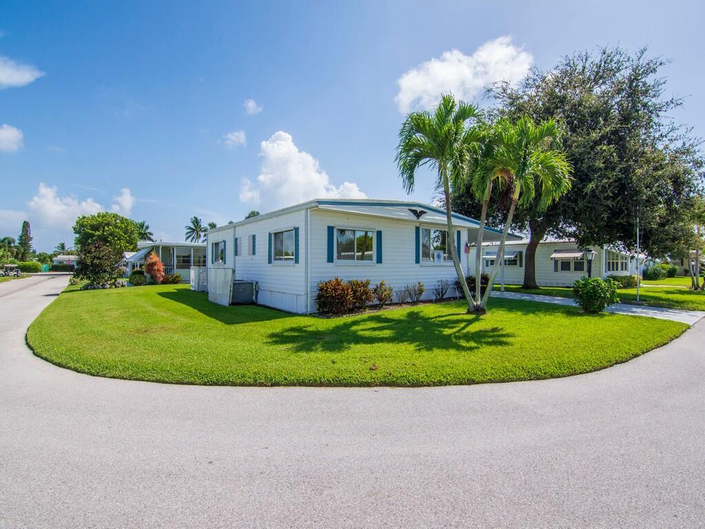 264 NE Cameo Way