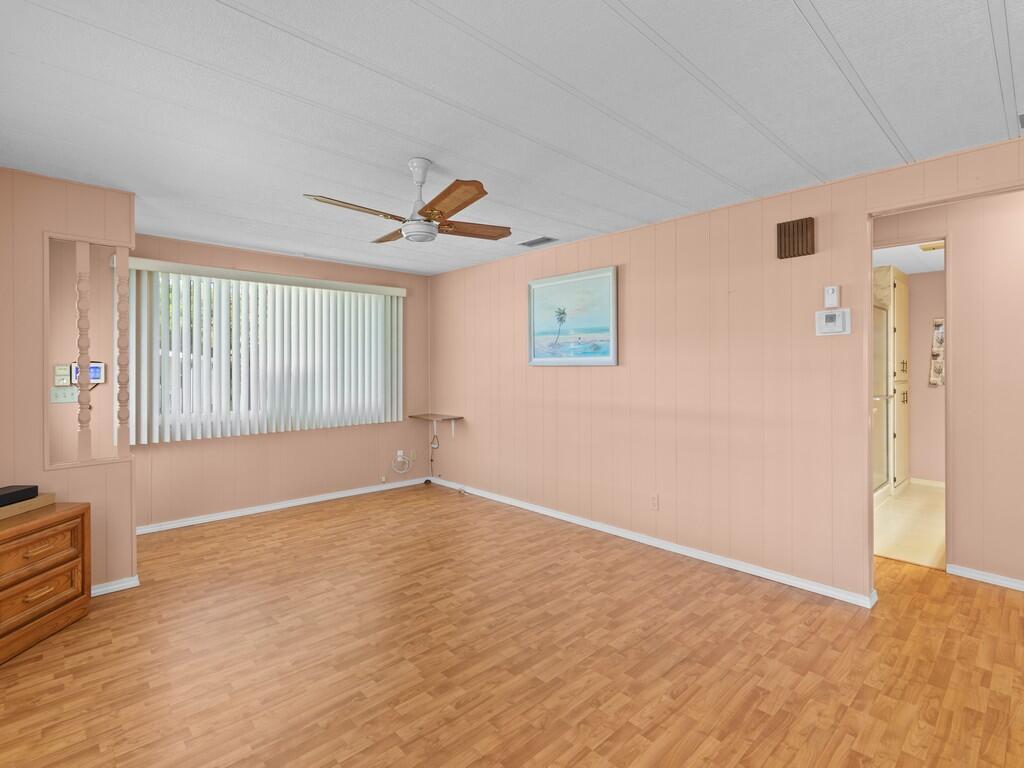 264 NE Cameo Way