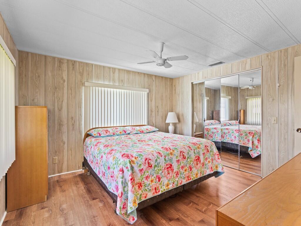264 NE Cameo Way