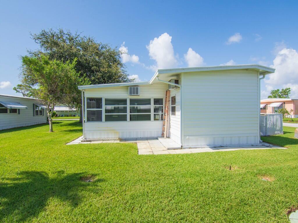 264 NE Cameo Way