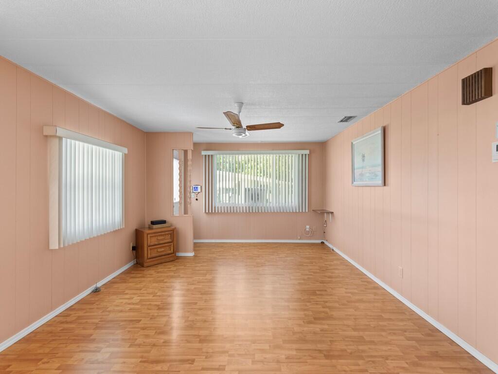 264 NE Cameo Way