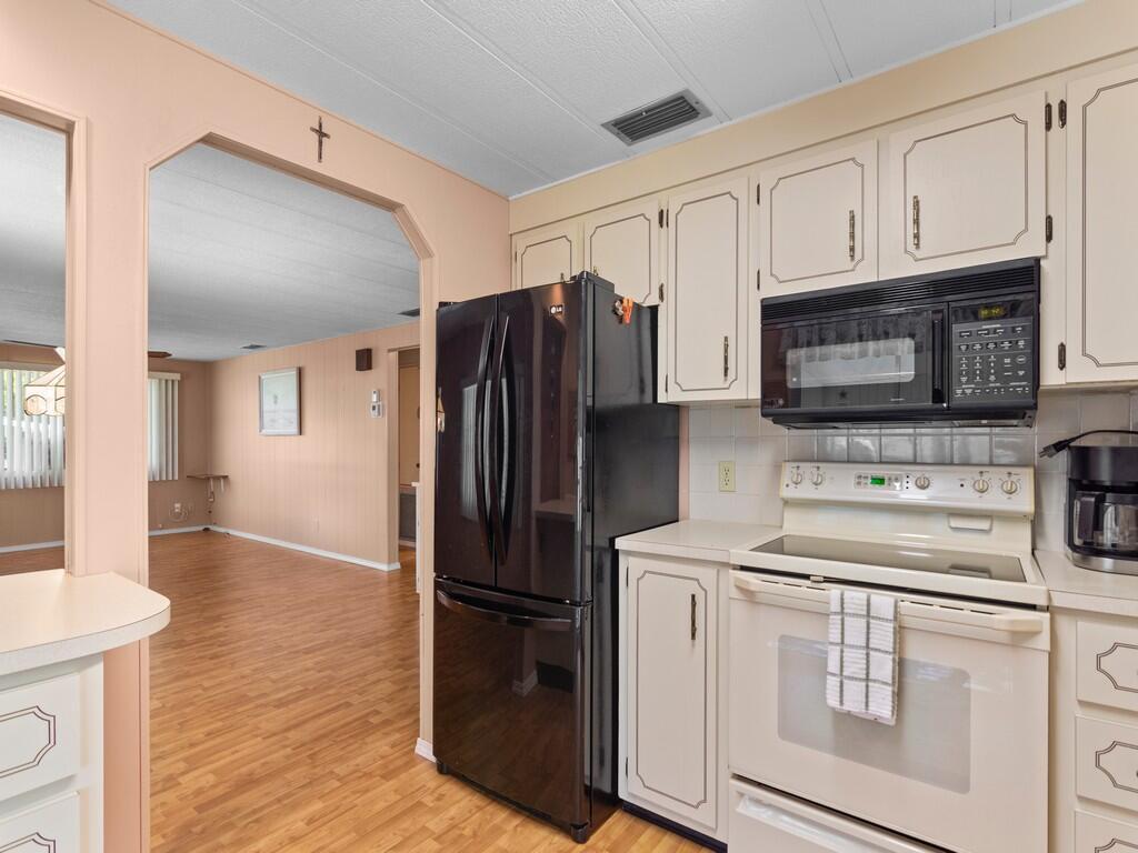 264 NE Cameo Way