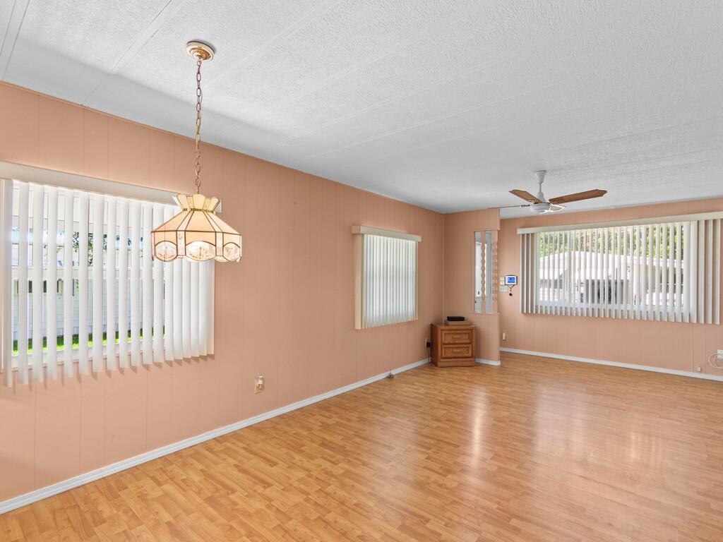 264 NE Cameo Way