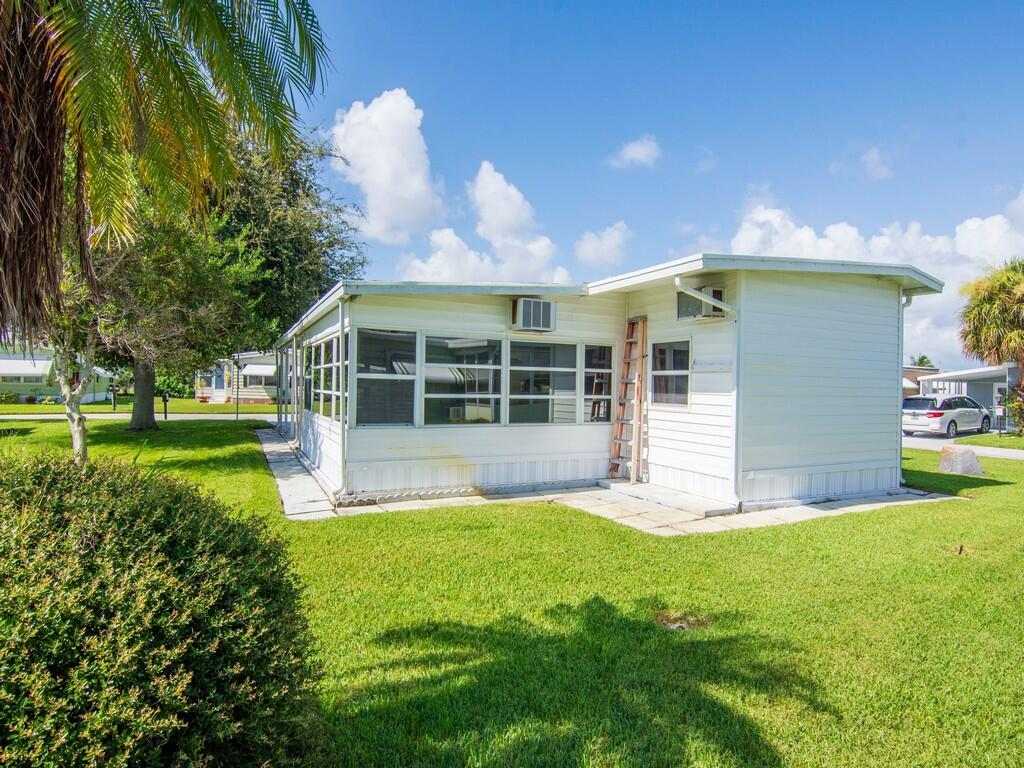 264 NE Cameo Way