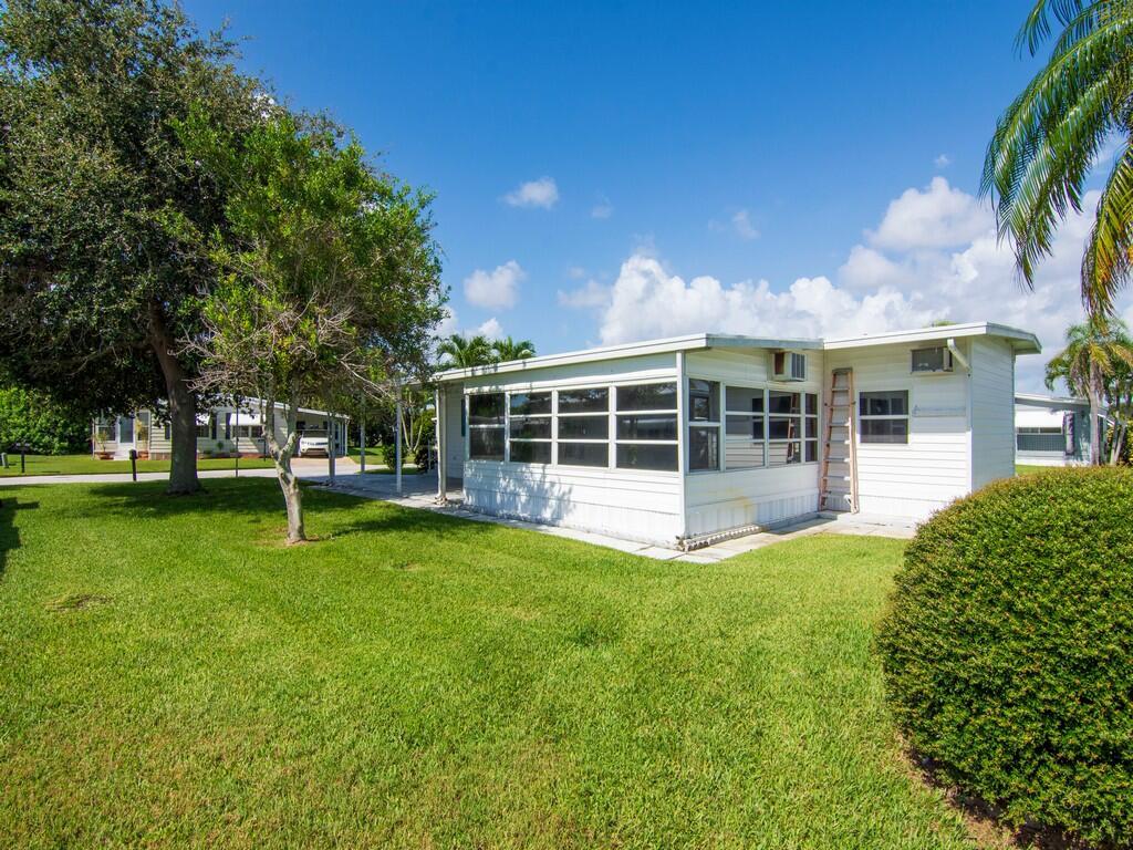 264 NE Cameo Way