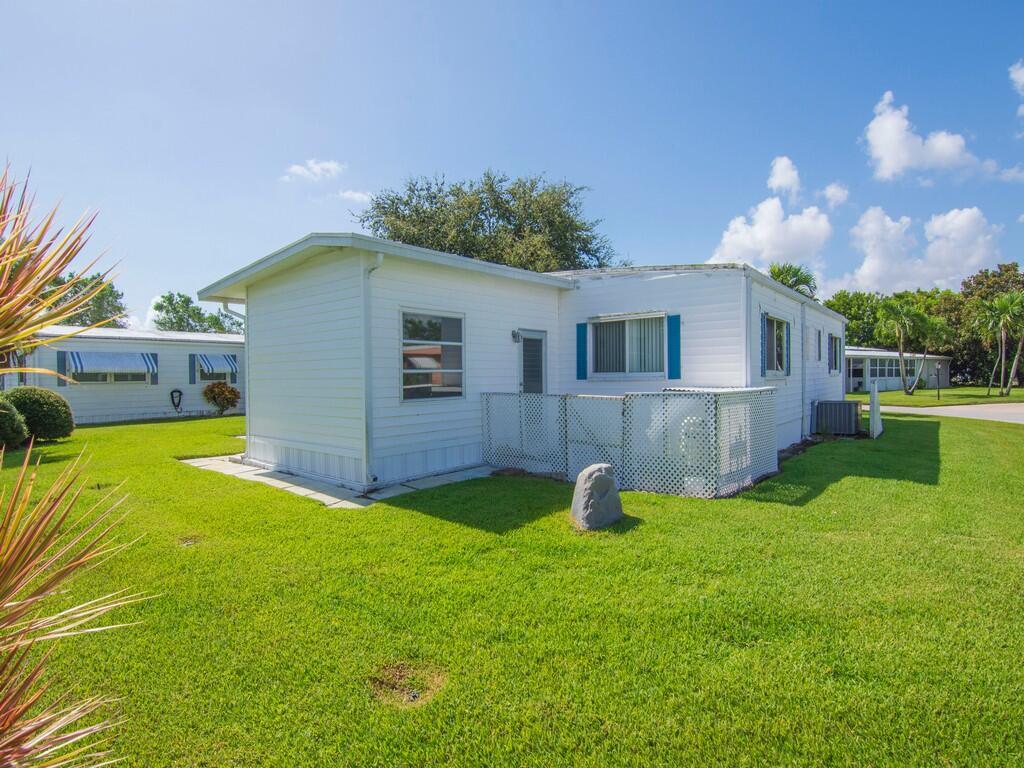 264 NE Cameo Way