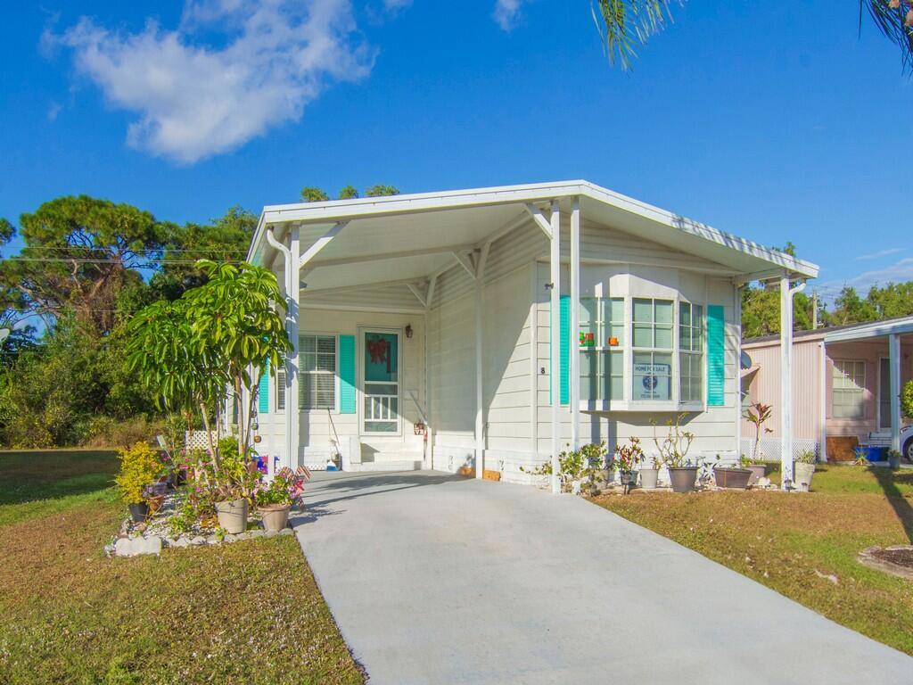 8 Novedades, Port St. Lucie
