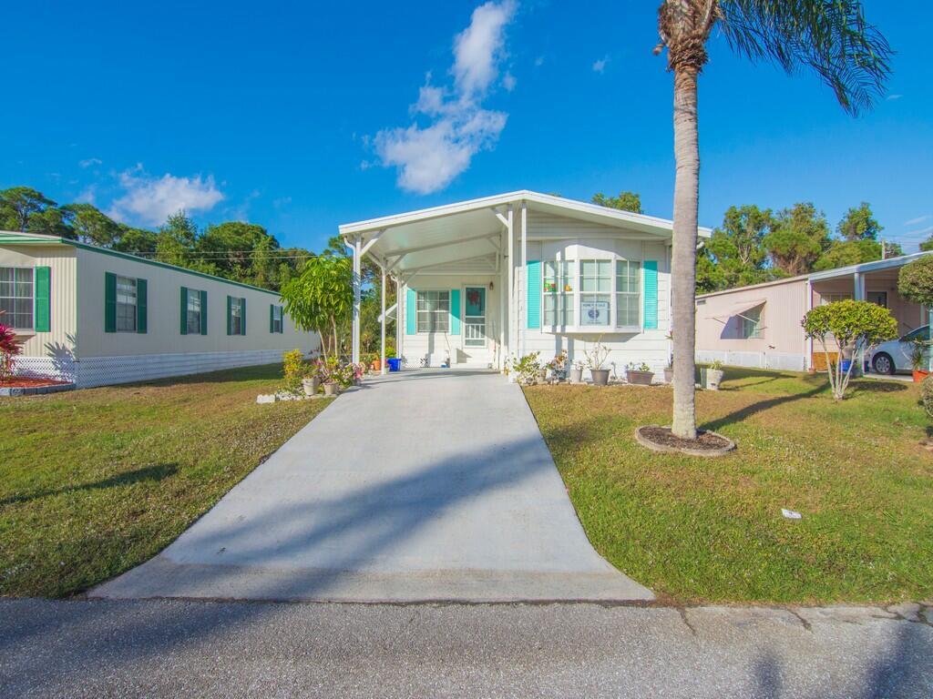 8 Novedades, Port St. Lucie