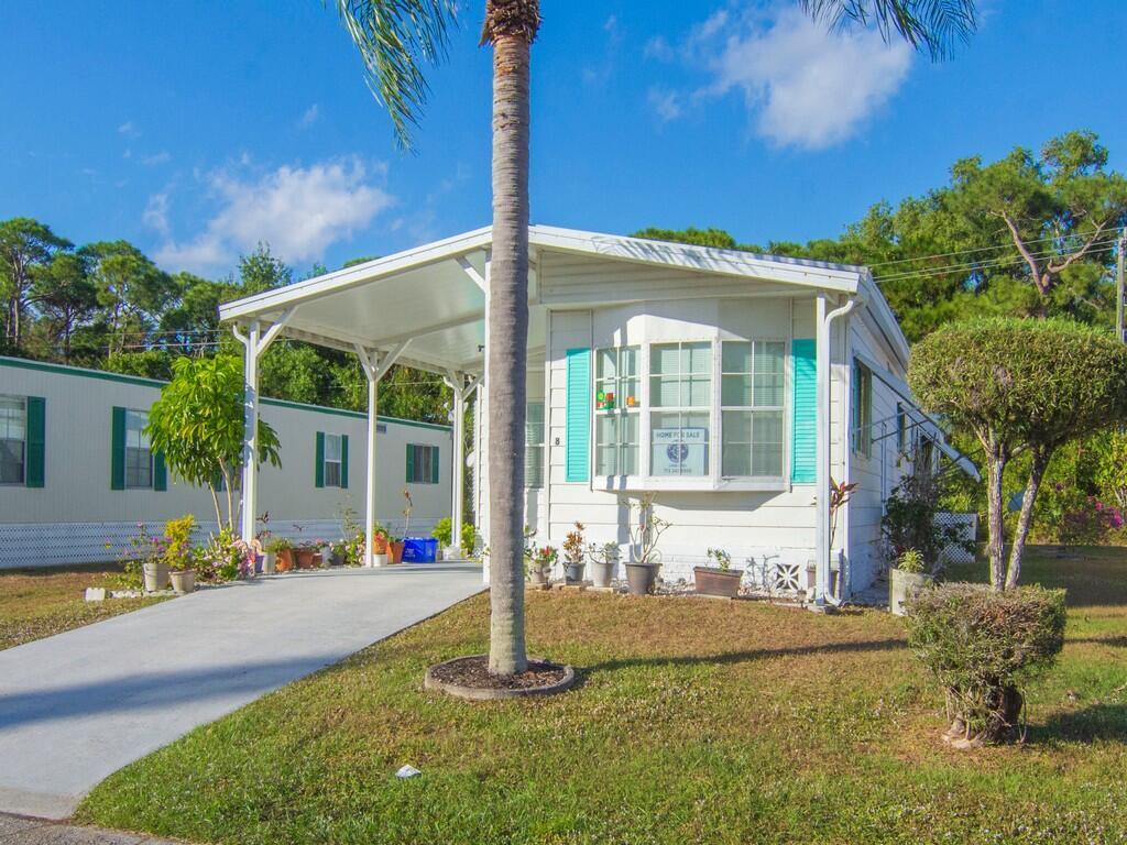 8 Novedades, Port St. Lucie