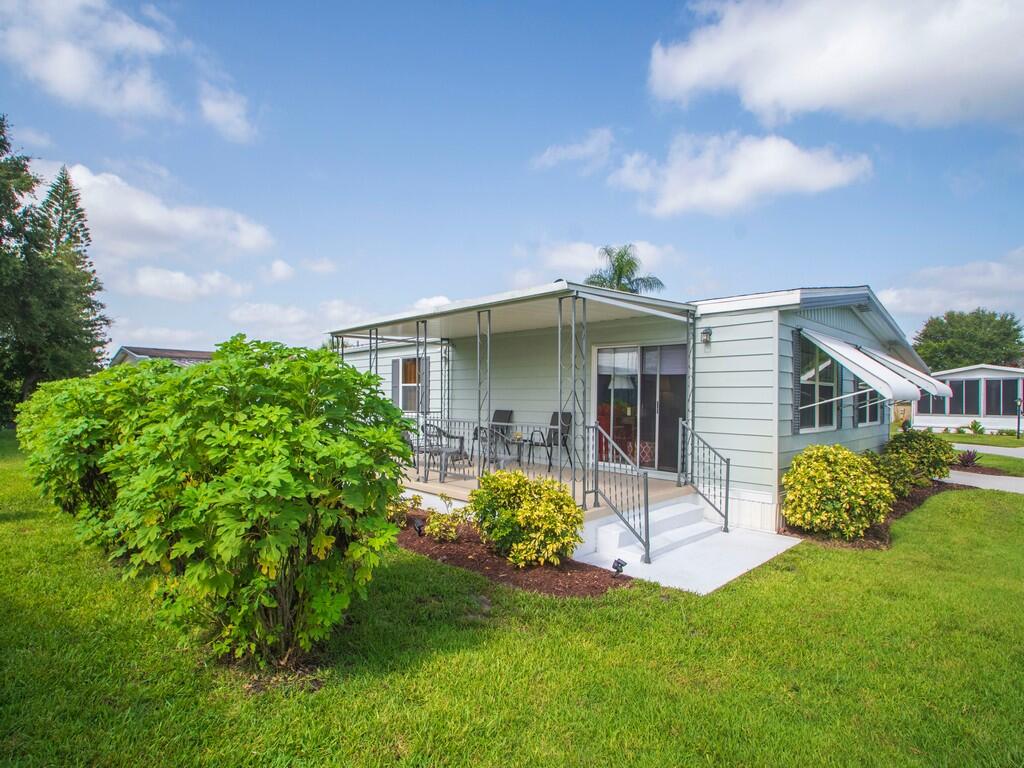 174 NE Emerald Drive