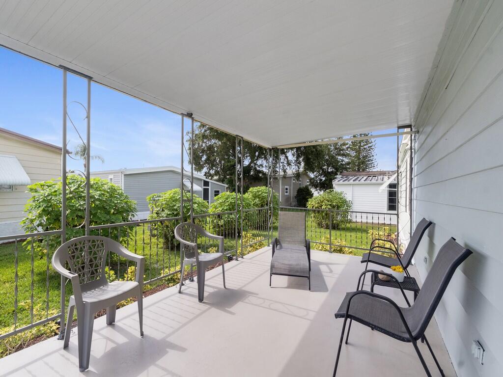 174 NE Emerald Drive